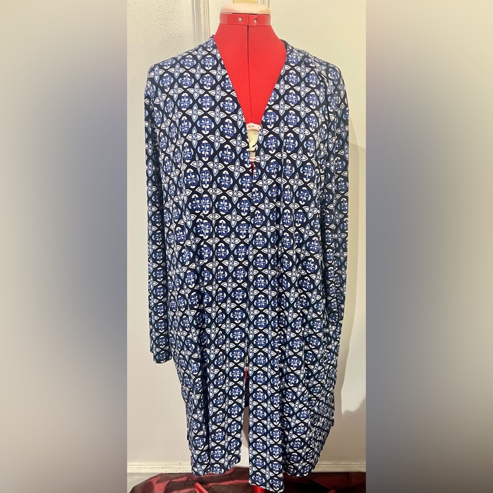 New JM Collection Plus Side Blue & White Francesca Foward Cardigan size 3X